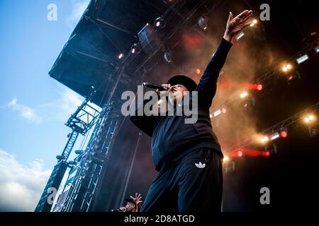 Odense, Danemark. 24 juin 2017. Le groupe de rap américain Run-DMC donne un concert en direct pendant le festival de musique danois Tinderbox 2017 à Odense. Ici le rappeur Joseph Simmons aka Run est vu en direct sur scène. (Crédit photo: Gonzales photo - Lasse Lagoni). Banque D'Images