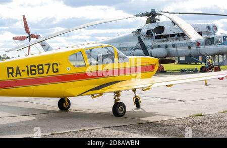 12 septembre 2020, région de Kaluga, Russie. IAR 823 avion d'entraînement polyvalent à l'aérodrome d'Oreshkovo. Banque D'Images