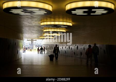 Fußgängertunnel am U-Bahnhof Wiener Platz, Köln, Nordrhein-Westfalen, Allemagne Banque D'Images