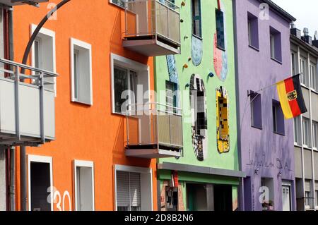 Bunte Fassaden in einer Wohnstraße, Köln, Nordrhein-Westfalen, Deutschland Banque D'Images