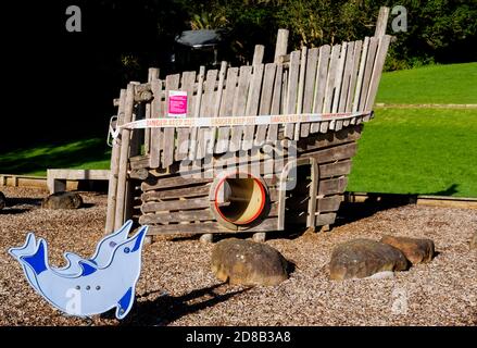 L'aire de jeux pour enfants est fermée en raison de la COVID-19 Banque D'Images