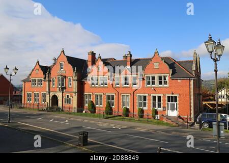 County Buildings (aujourd'hui résidences privées), High Street, Llandrindod Wells, Radnorshire, Powys, pays de Galles, Grande-Bretagne, Royaume-Uni, Royaume-Uni, Europe Banque D'Images