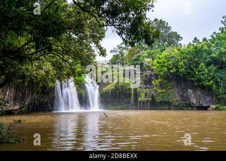 MENA Creek Falls et piscine, Paronella Park, près d'Innisfail, Queensland du Nord, Australie Banque D'Images