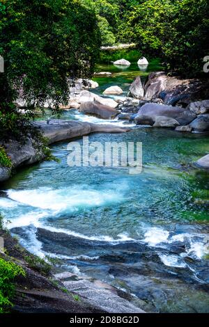 Babinda Boulders près de Cairns, à l'extrême nord du Queensland, en Australie Banque D'Images