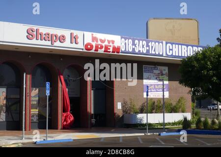 Tarzana, Californie, États-Unis 28 octobre 2020 UNE vue générale de l'atmosphère de Drag Me to Hell tournage lieu, dans le film était Wilshire Pacific Bank où le personnage d'Alison Lohman Christine a travaillé, maintenant un centre de fitness au 18421 Ventura Blvd le 28 octobre 2020 à Tarzana, Californie, États-Unis. Photo par Barry King/Alay stock photo Banque D'Images