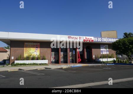 Tarzana, Californie, États-Unis 28 octobre 2020 UNE vue générale de l'atmosphère de Drag Me to Hell tournage lieu, dans le film était Wilshire Pacific Bank où le personnage d'Alison Lohman Christine a travaillé, maintenant un centre de fitness au 18421 Ventura Blvd le 28 octobre 2020 à Tarzana, Californie, États-Unis. Photo par Barry King/Alay stock photo Banque D'Images