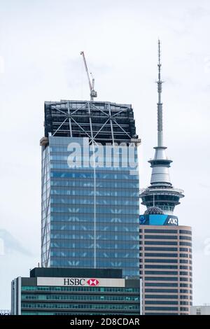 AUCKLAND, NOUVELLE-ZÉLANDE - 21 octobre 2019 : vue du bâtiment de la Banque HSBC et de la tour PwC avec la banque ANZ et la tour Skytower en arrière-plan Banque D'Images