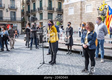 Barcelone, Espagne. 2020.10.28. Certains partis et entités politiques pro-indépendance se réunissent sur la place Sant Jaume. Banque D'Images