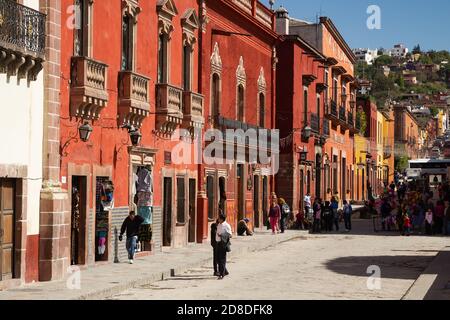 Maisons coloniales colorées à San Miguel de Allende, Mexique Banque D'Images