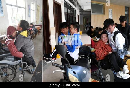 (201029) -- HEFEI, 29 octobre 2020 (Xinhua) -- Combo photo shows classmate transportant Cheng Dongdong à l'école primaire de Qiucun (L, prise le 3 mars 2012), à l'école intermédiaire de Guangde (C, prise le 28 mai 2020) et à l'université de Chaohu (R, prise le 19 octobre 2020) dans la province d'Anhui, dans l'est de la Chine. Né dans la ville de Qiucun, dans la ville de Guangde, en 2001, Cheng Dongdong a reçu un diagnostic de sclérose latérale amyotrophique (SLA) en 2008. De l'école primaire à l'école secondaire, Cheng avait reçu l'aide de ses camarades de classe. En septembre 2020, Cheng a commencé sa vie universitaire et a obtenu le soutien de ses nouveaux camarades de classe comme befo Banque D'Images