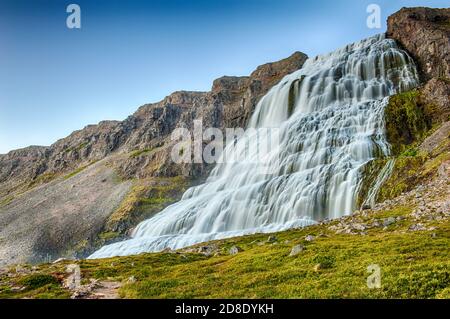 Dynjandi est la plus célèbre de cascade les Fjords de l'Ouest et l'une des plus belles chutes d'eau dans l'ensemble de l'Islande. En fait, c'est la cascade de Banque D'Images