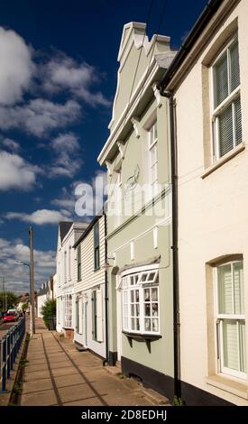 Royaume-Uni, Kent, Whitstable, Island Wall, ancien pub Fisherman's Arms et belles maisons anciennes Banque D'Images