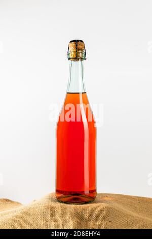 Bouteille de verre de vin mousseux rosé lambrusco Banque D'Images