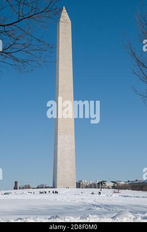 Le Washington Monumetnt après une grosse tempête de neige. Photo par Liz Roll Banque D'Images