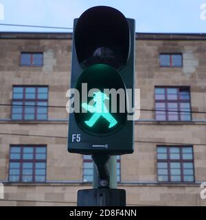 C'est parti, le voyant vert s'allume Banque D'Images