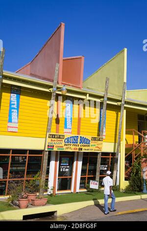 Magasins sur Cruise Ship Pier, Ocho Rios, paroisse de St Ann, Jamaïque, Caraïbes Banque D'Images