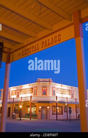 Le Crystal Palace Saloon & Longhorn Retaurant, Tombstone, Comté de Cochise, Arizona, USA Banque D'Images