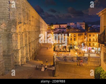 L'aqueduc romain sur la Plaza Azoguejo. Il date d'environ le premier siècle après J.-C. Segovia, province de Segovia, Castille et Leon, Espagne. La vieille ville Banque D'Images