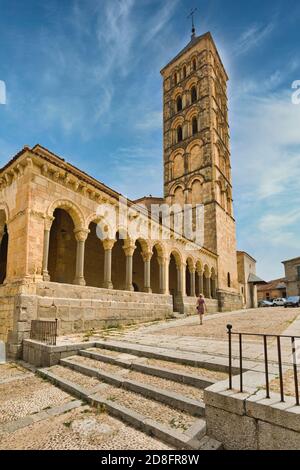 Eglise Saint-Étienne, Iglesia de San Esteban, Segovia, province de Segovia, Castille et Leon, Espagne. L'église romane du XIIe siècle est notée pour elle Banque D'Images