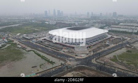 Vue aérienne du stade de football de Pudong où se tiendra le championnat du monde de la Ligue des légendes à Shanghai, en Chine, le 18 septembre 2020. Banque D'Images