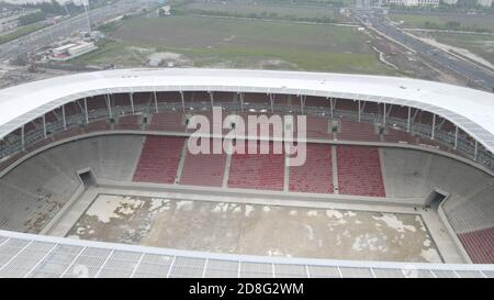 Vue aérienne du stade de football de Pudong où se tiendra le championnat du monde de la Ligue des légendes à Shanghai, en Chine, le 18 septembre 2020. Banque D'Images