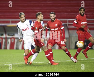 Erik Lamela de Tottenham, Birger Verstraete, Jeremy Gelin, Faris Haroun d'Anvers pendant l'UEFA Europa League, Group Stage, Group J football matc C Banque D'Images