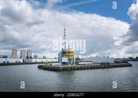 Rotterdam, pays-Bas. Station de radio VHF et centre de trafic du port de Rotterdam, situé entre Lekhaven et Ijsselhaven. Banque D'Images