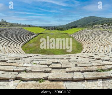 Ruines du stade dans l'ancien site archéologique de Messène, Péloponnèse, Grèce. Une des villes anciennes les mieux préservées de Grèce avec r visible Banque D'Images