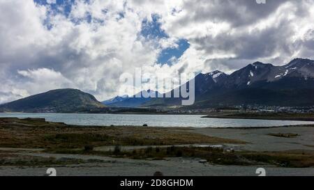 --FILE--la vue sur la rue de la ville la plus méridionale du monde, connue sous le nom de "la fin du monde", Ushuaia, Argentine, 16 février 2016. Banque D'Images