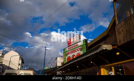 --FILE--la vue sur la rue de la ville la plus méridionale du monde, connue sous le nom de "la fin du monde", Ushuaia, Argentine, 16 février 2016. Banque D'Images