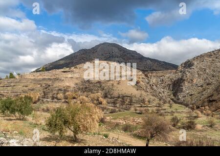 Imposantes ruines de Mycenae, site archéologique près de Mykines à Argolis, au nord-est du Péloponnèse, en Grèce. Banque D'Images