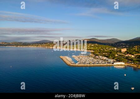 Vue aérienne du port des Issambres sur la Côte d'Azur (Sud de la France) Banque D'Images