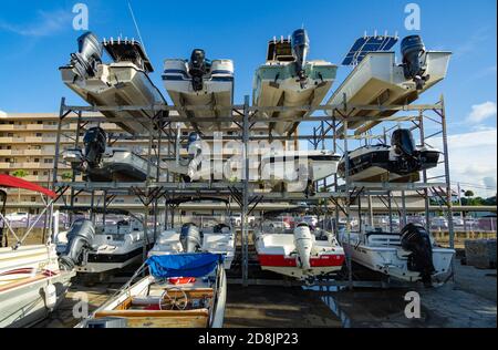 New Smyrna Beach, États-Unis. Les bateaux sont en abondance dans une marina de Floride en automne. Banque D'Images