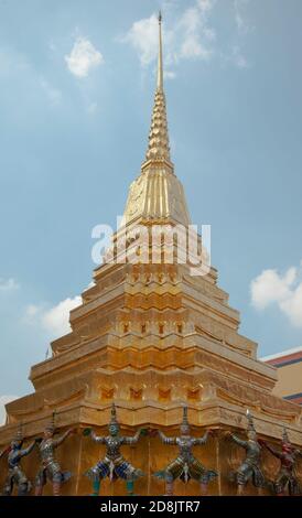 Grand Palais, Temple du Bouddha d'Émeraude - Wat Phra si Rattana Satsadaram / Wat Phra Kaew, Bangkok, Thaïlande - détail Banque D'Images