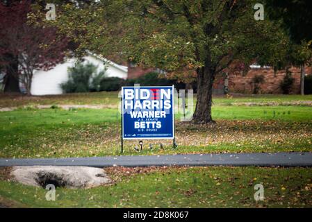 Waynesboro, États-Unis - 27 octobre 2020 : l'élection présidentielle de Joe Biden Kamala Harris est accompagnée des candidats Warner et Betts au Sénat et à la Chambre des représentants des États-Unis Banque D'Images