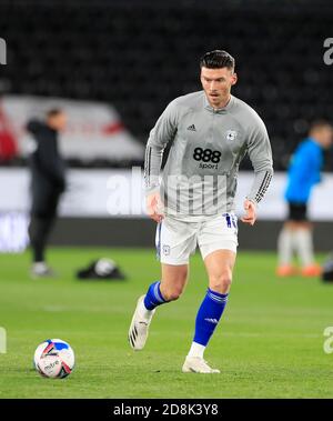 Kieffer Moore (10) de Cardiff City se réchauffe pour le jeu Banque D'Images