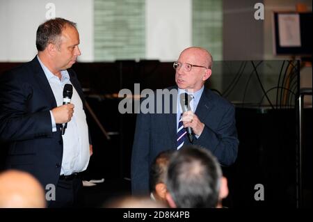 Nobby Stiles s'exprimant lors d'un déjeuner de sportif à Londres. Une de ses dernières apparitions. Banque D'Images