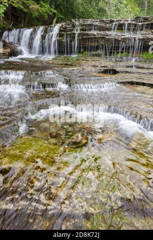 Au train Falls, fin été, près de Munising, Michigan, États-Unis Banque D'Images