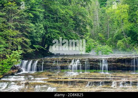 Au train Falls, fin été, près de Munising, Michigan, États-Unis Banque D'Images