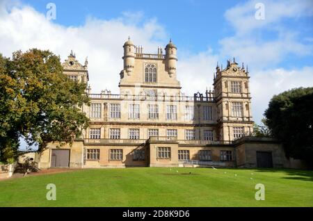 Wollaton Hall, une grande demeure ancestrale élisabéthaine située à Wollaton Park, Nottingham, Angleterre. Maintenant un musée d'histoire naturelle. Banque D'Images