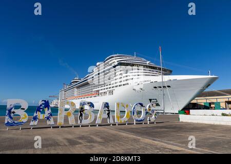 07 JANVIER 2020 - navire de croisière MSC Preziosa à Bridgetown Harbour, Barbade Banque D'Images