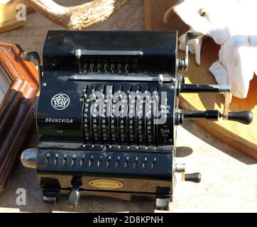Calculatrice de bureau mécanique Brunsvigas 13 RM Banque D'Images