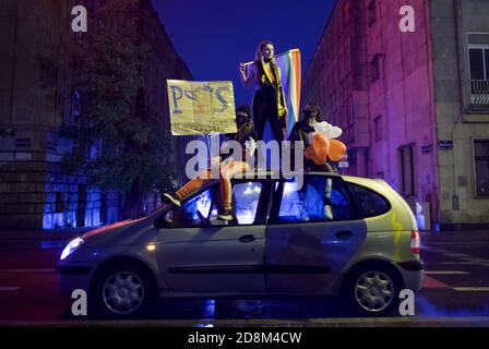 Poznan, POLOGNE - 30 octobre 2020 : protestation contre les lois de Pologne sur l'avortement. Les femmes font grève et protestent contre la proposition du gouvernement de renforcer la loi sur l'avortement. Banque D'Images