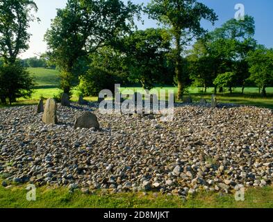 Voir N au plus grand des 2 cercles de pierre de Temple Wood copse, Kilmartin, Écosse, Royaume-Uni. Monument multiphase, le foyer pour les inhumations au cours de plusieurs siècles. Banque D'Images