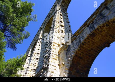 L'aqueduc de Roquefavor près d'Aix-en-Provence, France Banque D'Images