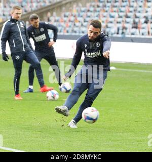 Londres, Royaume-Uni. 31 octobre 2020. Mason Bennett de Millwall se réchauffe lors du match de championnat EFL Sky Bet entre Millwall et Huddersfield Town à la Den, Londres, Angleterre, le 31 octobre 2020. Photo de Ken Sparks. Utilisation éditoriale uniquement, licence requise pour une utilisation commerciale. Aucune utilisation dans les Paris, les jeux ou les publications d'un seul club/ligue/joueur. Crédit : UK Sports pics Ltd/Alay Live News Banque D'Images