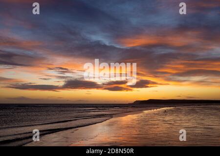 Octobre Sunrise Redcar Beach, Redcar, Cleveland, North Yorkshire Banque D'Images