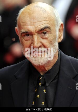 SEAN CONNERY À L'OUVERTURE DU FESTIVAL INTERNATIONAL DU FILM D'ÉDIMBOURG spectacles de photos : Sir Sean Connery à la soirée d'ouverture du Festival international du film d'Édimbourg au Festival Theatre, Édimbourg, Écosse, Royaume-Uni - 16 juin 2010. - (Glasgow - 2010-06-16, Duncan Bryceland/Retna Pictures/Photoshhot) ps la photo peut être utilisée en fonction du contexte dans lequel elle a été prise, Et sans l'intention diffamatoire du décorum des personnes représentées (ARCHIVE DE PHOTOS - 2020-10-31, Duncan Bryceland/Retna Picture) p.s. la foto e' utilizzabile nel rispetto del contento in cui e' stata scatat Banque D'Images