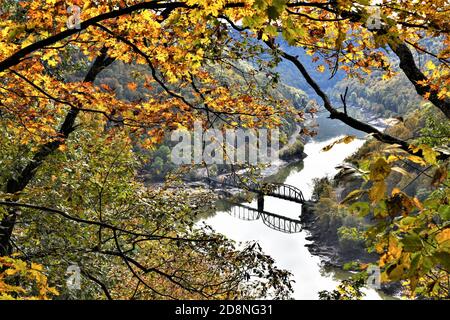 VEW d'un pont à travers la gorge de New River depuis Hawk's. Parc national de Nest en Virginie-Occidentale Banque D'Images