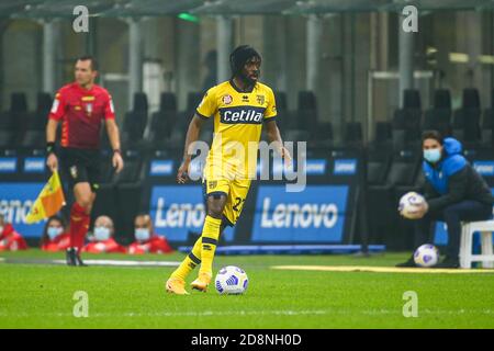 Milan, Italie. Milan 2020, Italie, Giuseppe Meazza San Siro Stadium, 31 octobre 2020, Gervinho (Parme Calcio) pendant FC Internazionale vs Parme Calcio 1913 - football italien série A Match - Credit: LM/Luca Rossini Credit: Luca Rossini/LPS/ZUMA Wire/Alay Live News Banque D'Images